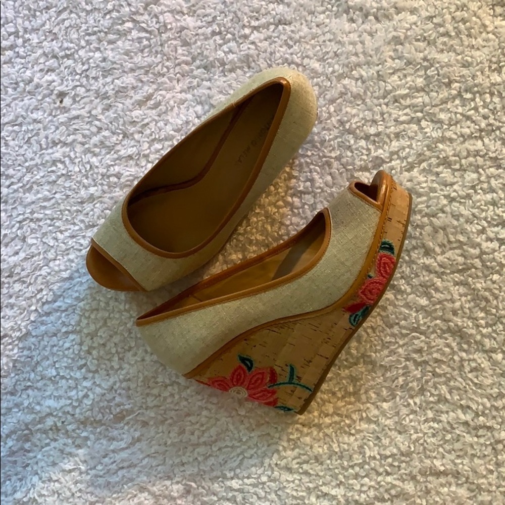 Antonio Melani Floral embroidered cork wedges.
